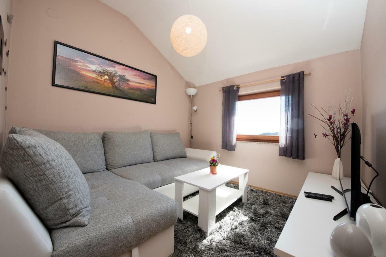 Apartment Lola Veprinac