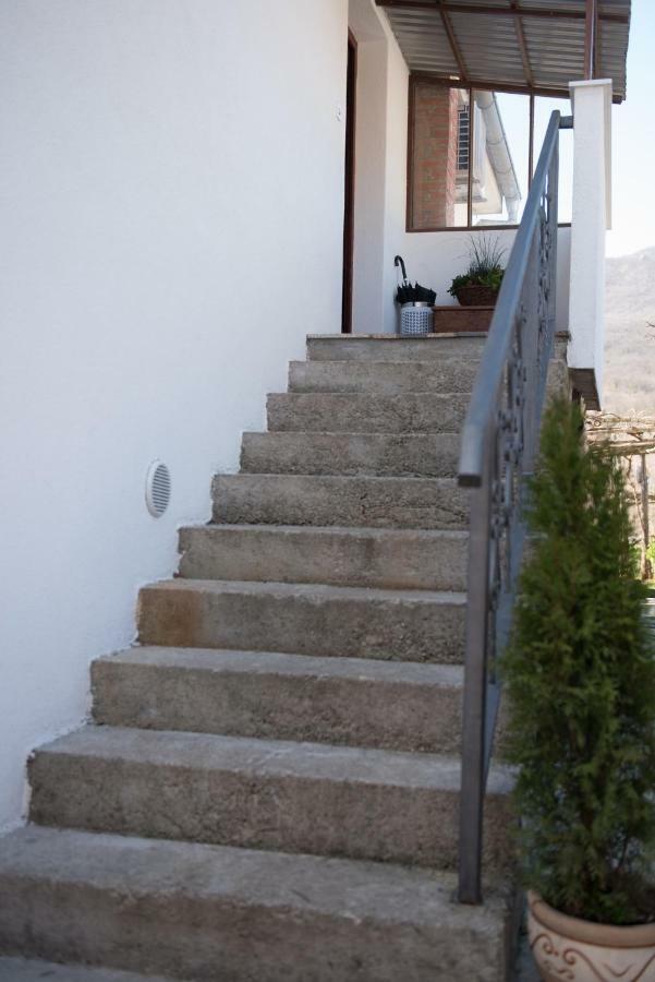 Lola Apartmán